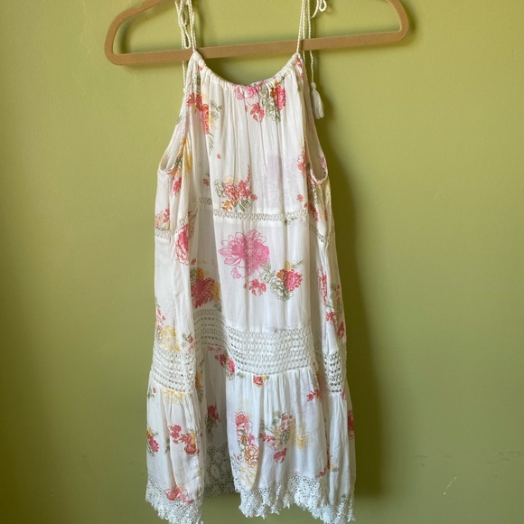 Dress - Picture 6 of 6